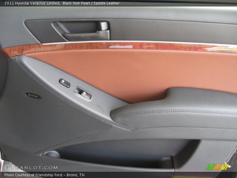 Black Noir Pearl / Saddle Leather 2011 Hyundai Veracruz Limited