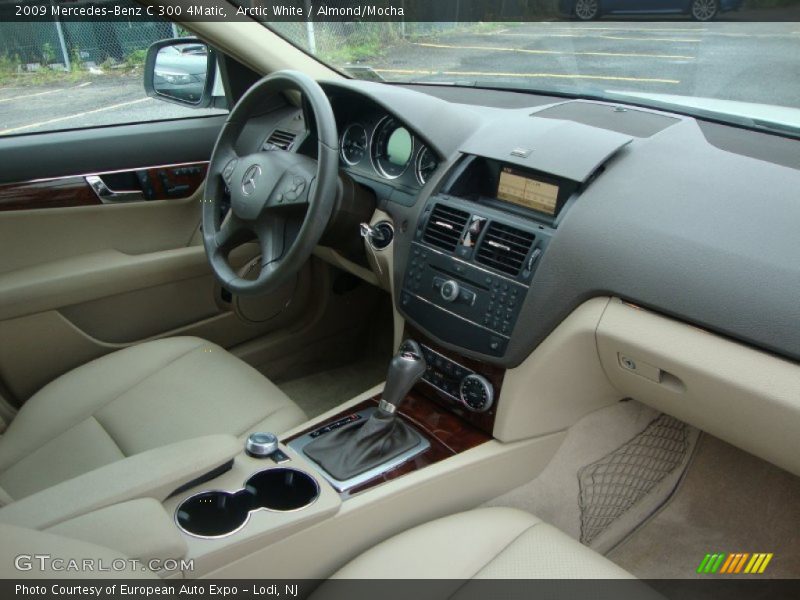 Arctic White / Almond/Mocha 2009 Mercedes-Benz C 300 4Matic