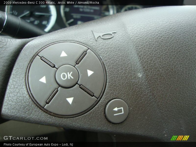 Arctic White / Almond/Mocha 2009 Mercedes-Benz C 300 4Matic