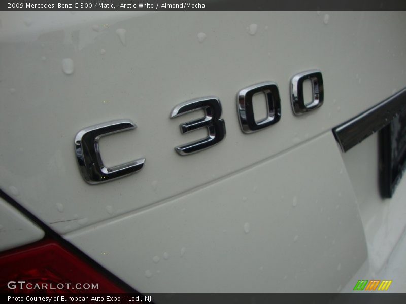 Arctic White / Almond/Mocha 2009 Mercedes-Benz C 300 4Matic