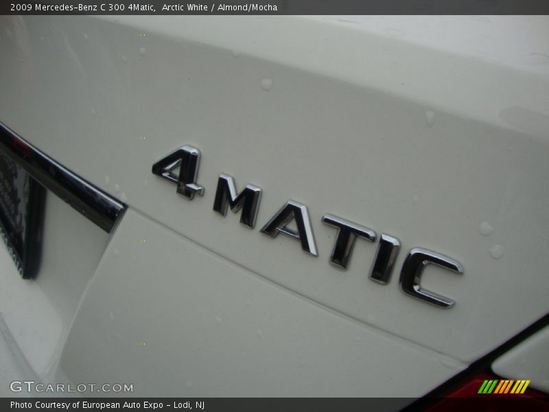 Arctic White / Almond/Mocha 2009 Mercedes-Benz C 300 4Matic