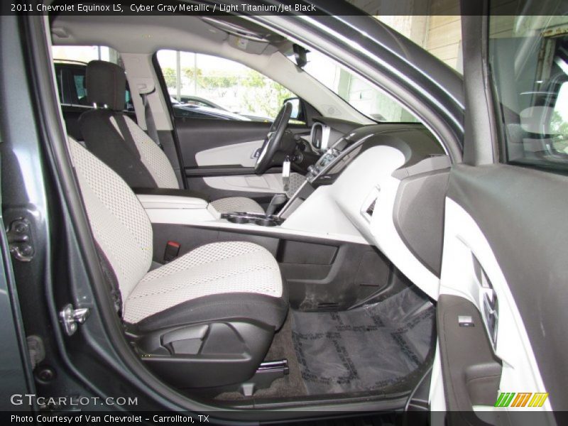 Cyber Gray Metallic / Light Titanium/Jet Black 2011 Chevrolet Equinox LS