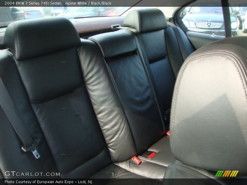 Alpine White / Black/Black 2004 BMW 7 Series 745i Sedan