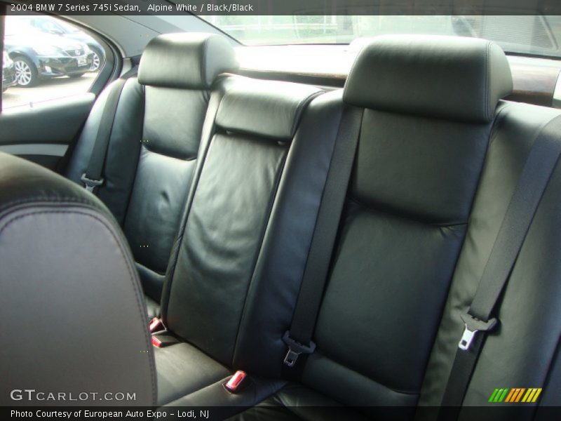 Alpine White / Black/Black 2004 BMW 7 Series 745i Sedan