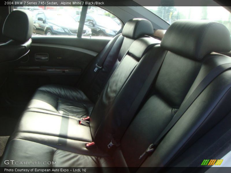 Alpine White / Black/Black 2004 BMW 7 Series 745i Sedan