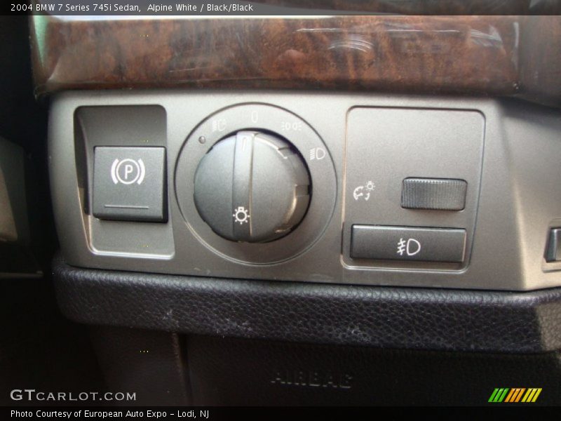Alpine White / Black/Black 2004 BMW 7 Series 745i Sedan