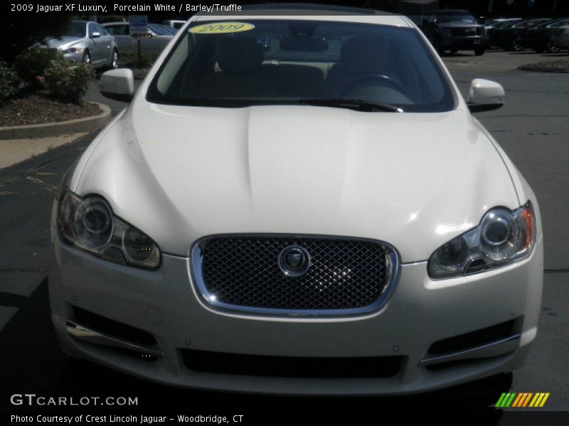 Porcelain White / Barley/Truffle 2009 Jaguar XF Luxury