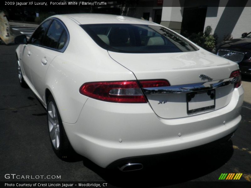 Porcelain White / Barley/Truffle 2009 Jaguar XF Luxury