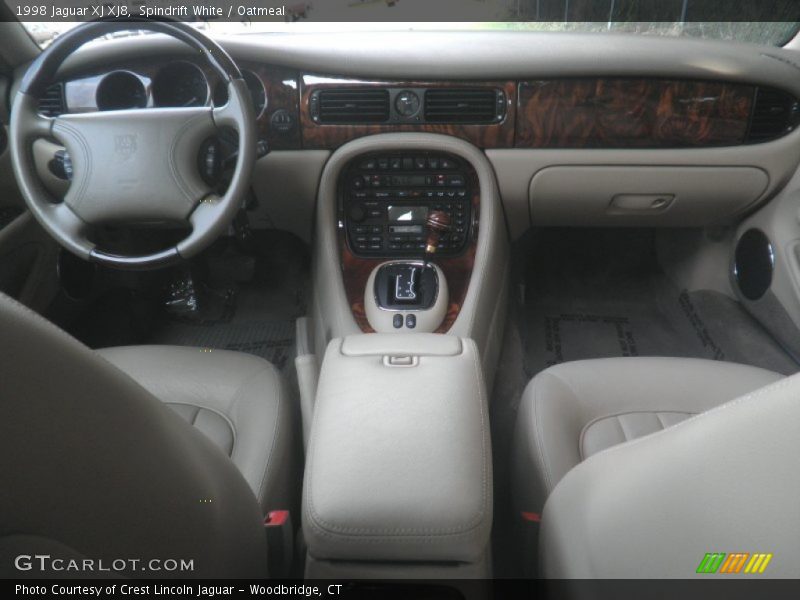 Dashboard of 1998 XJ XJ8
