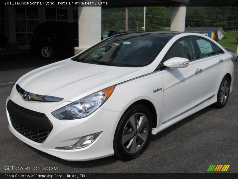 Front 3/4 View of 2011 Sonata Hybrid