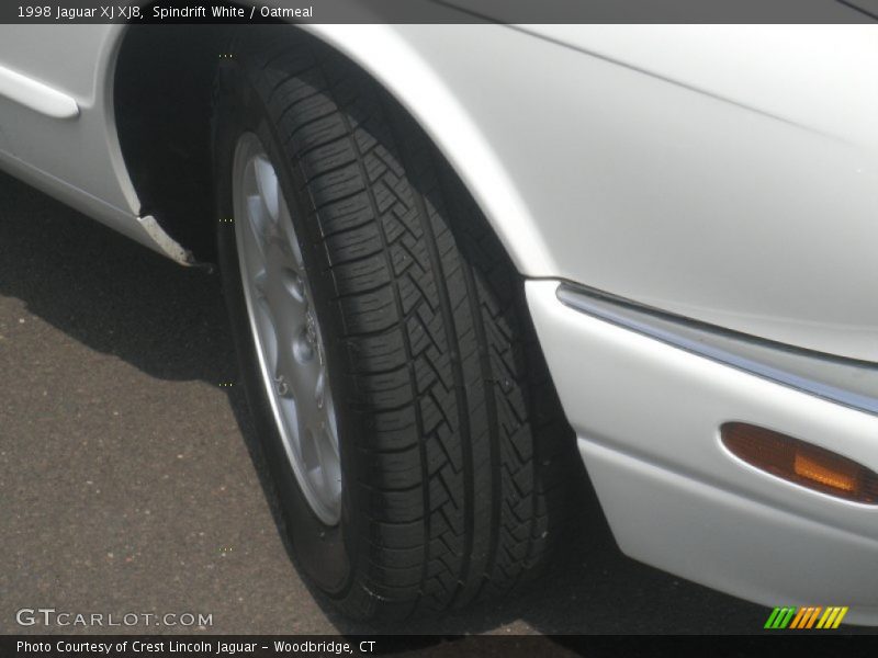 Spindrift White / Oatmeal 1998 Jaguar XJ XJ8