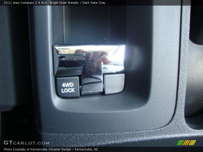 Bright Silver Metallic / Dark Slate Gray 2011 Jeep Compass 2.4 4x4