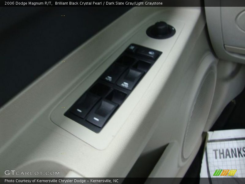 Brilliant Black Crystal Pearl / Dark Slate Gray/Light Graystone 2006 Dodge Magnum R/T