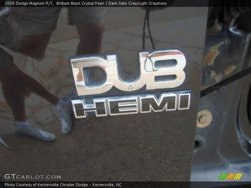 Brilliant Black Crystal Pearl / Dark Slate Gray/Light Graystone 2006 Dodge Magnum R/T