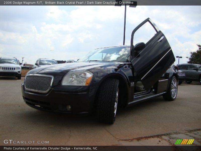 Brilliant Black Crystal Pearl / Dark Slate Gray/Light Graystone 2006 Dodge Magnum R/T