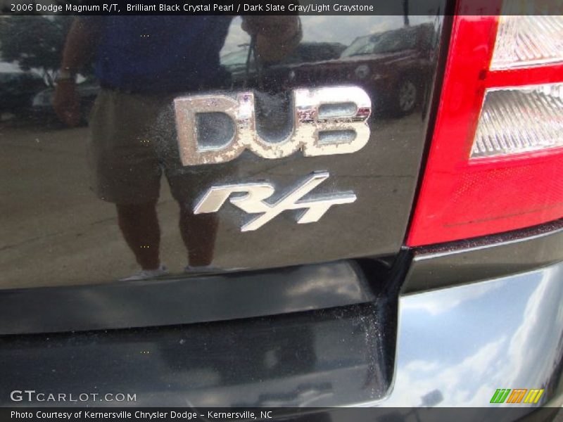 Brilliant Black Crystal Pearl / Dark Slate Gray/Light Graystone 2006 Dodge Magnum R/T