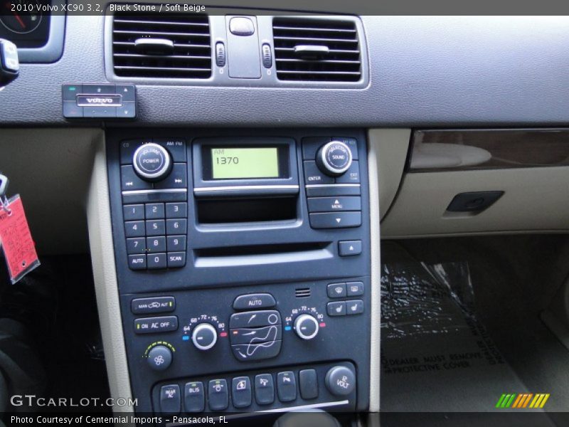 Controls of 2010 XC90 3.2