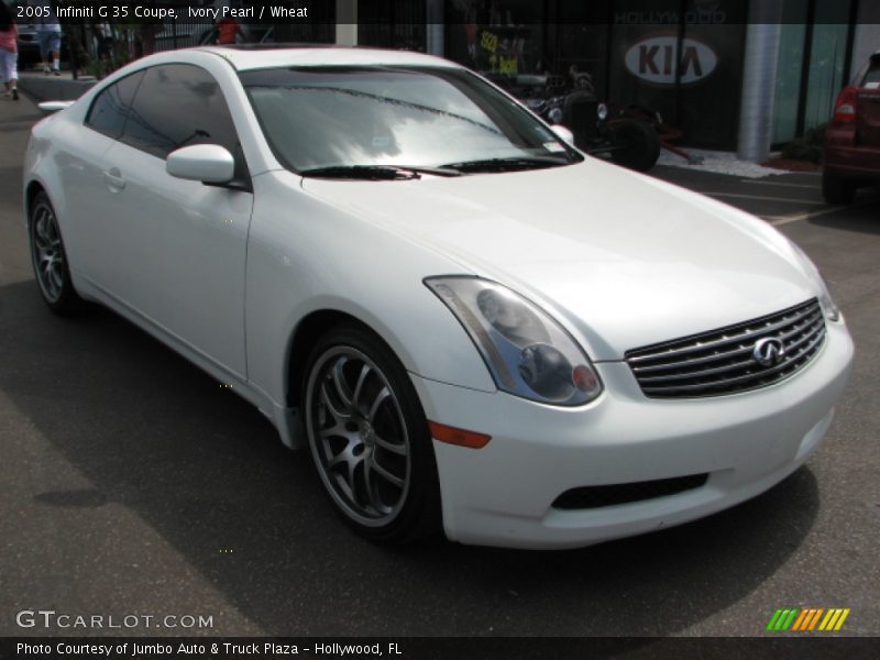 Front 3/4 View of 2005 G 35 Coupe