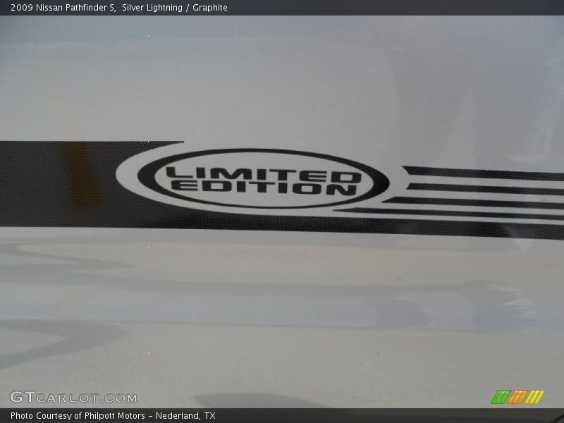 Silver Lightning / Graphite 2009 Nissan Pathfinder S