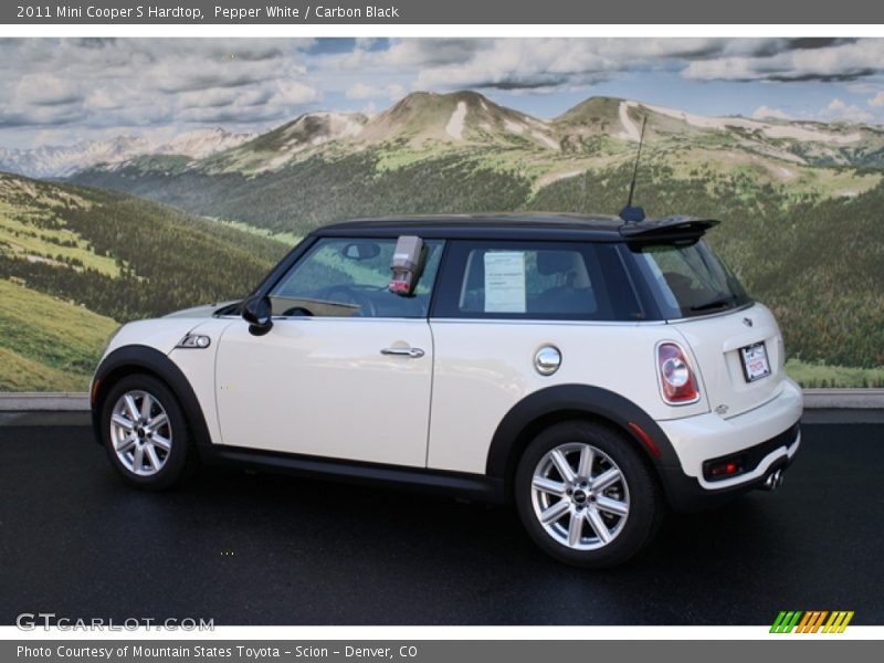 Pepper White / Carbon Black 2011 Mini Cooper S Hardtop