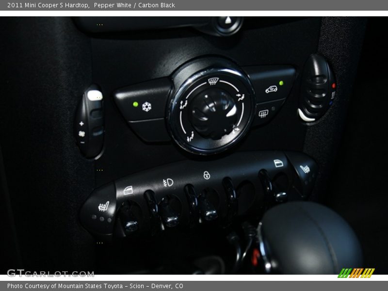 Pepper White / Carbon Black 2011 Mini Cooper S Hardtop