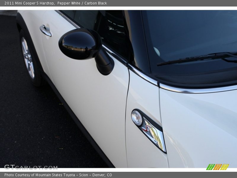 Pepper White / Carbon Black 2011 Mini Cooper S Hardtop