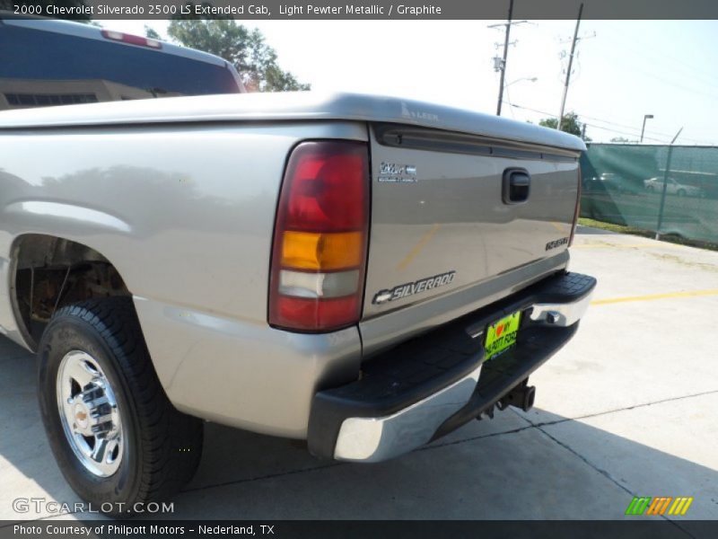 Light Pewter Metallic / Graphite 2000 Chevrolet Silverado 2500 LS Extended Cab