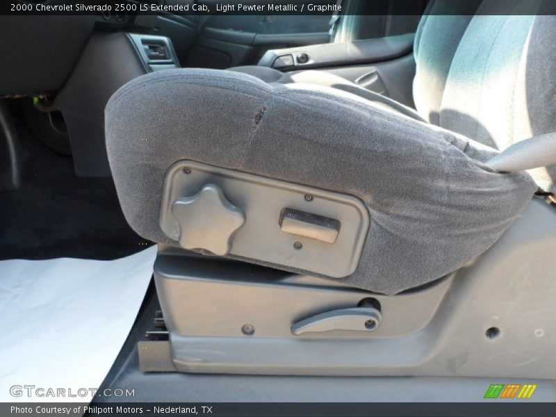Light Pewter Metallic / Graphite 2000 Chevrolet Silverado 2500 LS Extended Cab