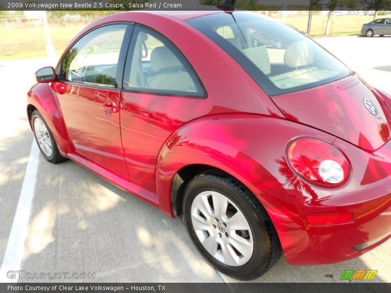 Salsa Red / Cream 2009 Volkswagen New Beetle 2.5 Coupe