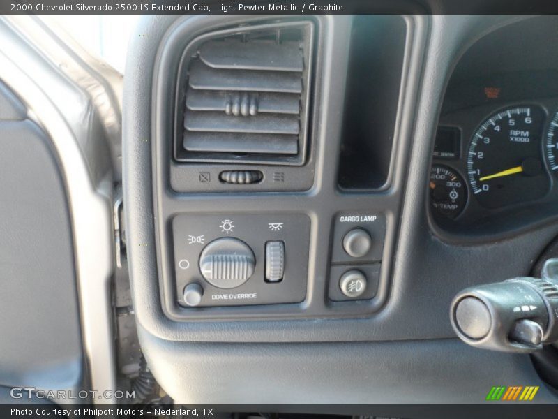 Controls of 2000 Silverado 2500 LS Extended Cab