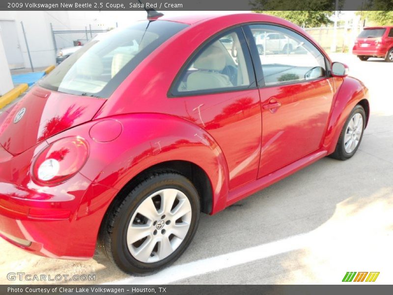 Salsa Red / Cream 2009 Volkswagen New Beetle 2.5 Coupe