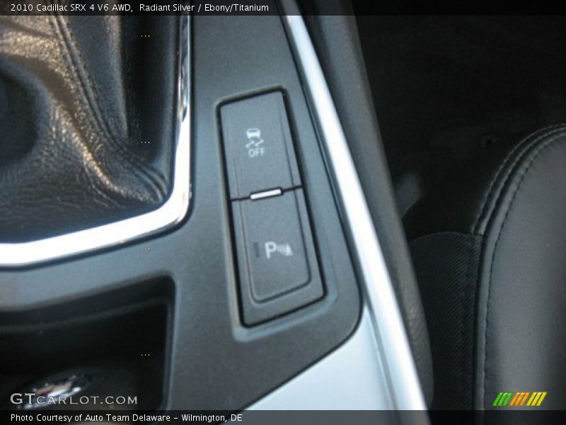 Radiant Silver / Ebony/Titanium 2010 Cadillac SRX 4 V6 AWD