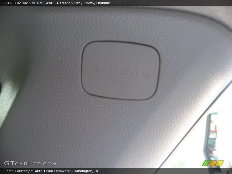 Radiant Silver / Ebony/Titanium 2010 Cadillac SRX 4 V6 AWD