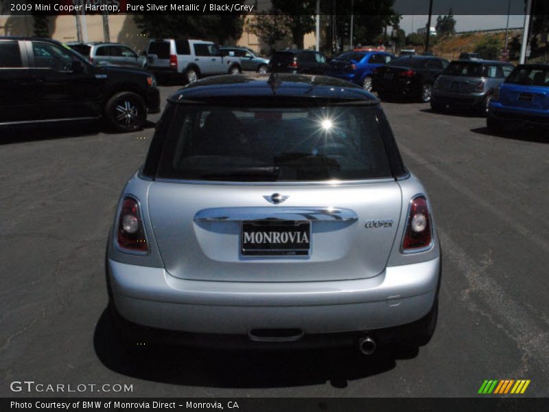 Pure Silver Metallic / Black/Grey 2009 Mini Cooper Hardtop