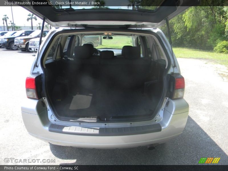 Quick Silver Metallic / Black 2010 Mitsubishi Endeavor LS