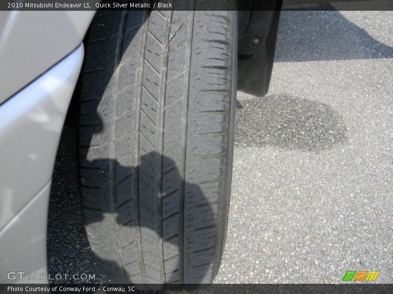 Quick Silver Metallic / Black 2010 Mitsubishi Endeavor LS