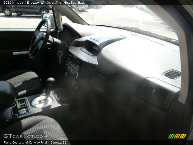 Quick Silver Metallic / Black 2010 Mitsubishi Endeavor LS
