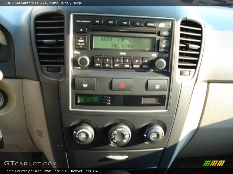 Sand Beige / Beige 2009 Kia Sorento LX 4x4