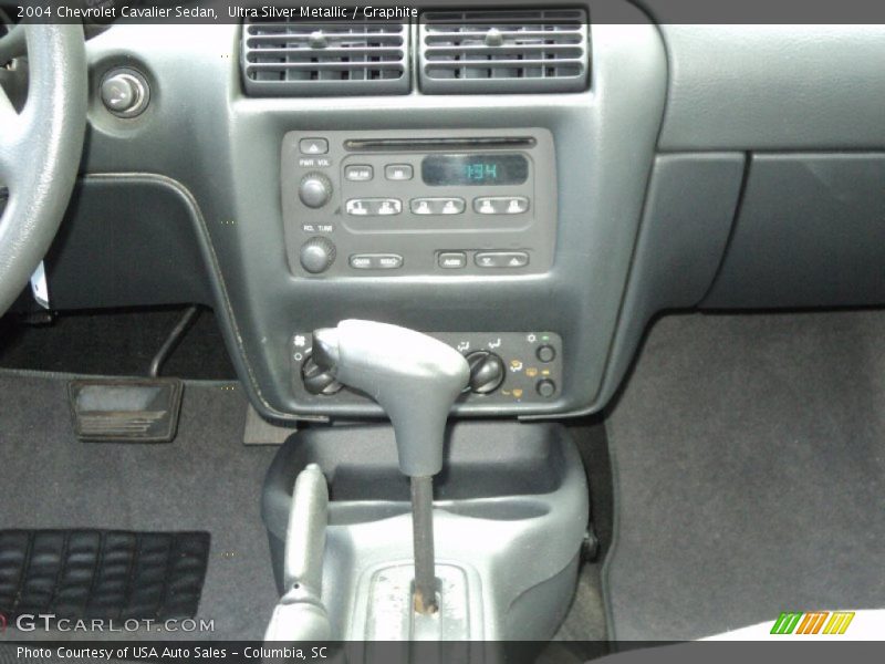 Ultra Silver Metallic / Graphite 2004 Chevrolet Cavalier Sedan