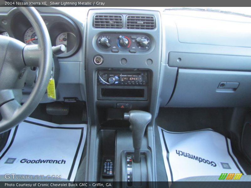 Silver Lightning Metallic / Gray 2004 Nissan Xterra XE