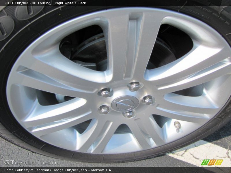 Bright White / Black 2011 Chrysler 200 Touring