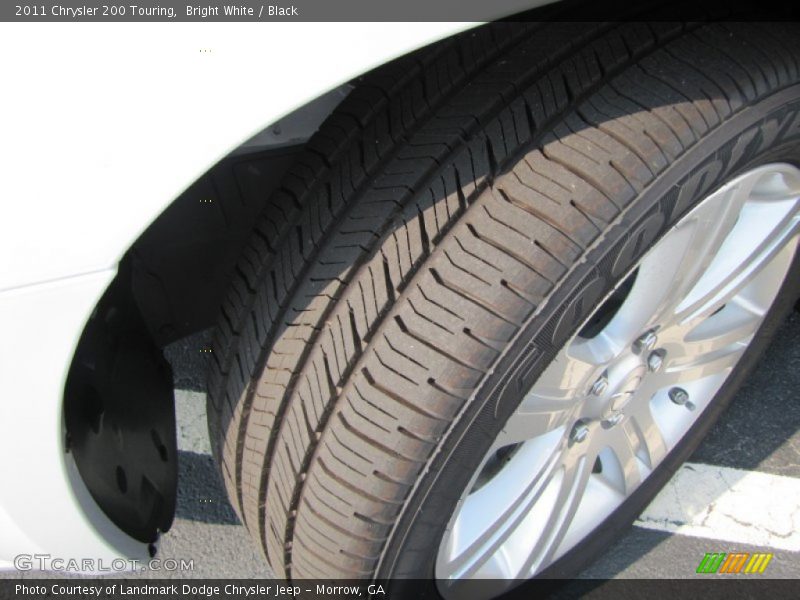 Bright White / Black 2011 Chrysler 200 Touring