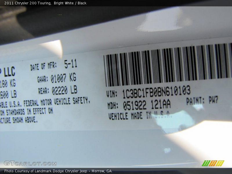 Bright White / Black 2011 Chrysler 200 Touring