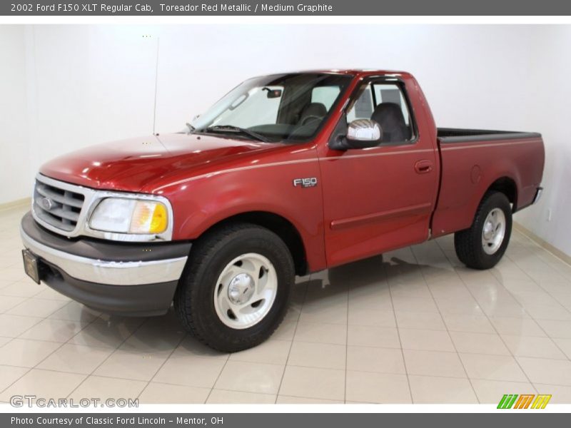 Toreador Red Metallic / Medium Graphite 2002 Ford F150 XLT Regular Cab