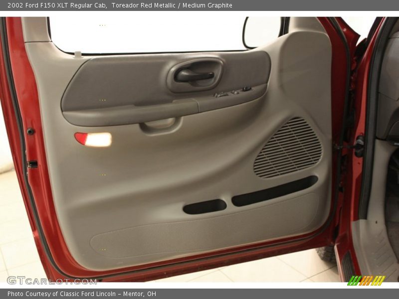 Toreador Red Metallic / Medium Graphite 2002 Ford F150 XLT Regular Cab