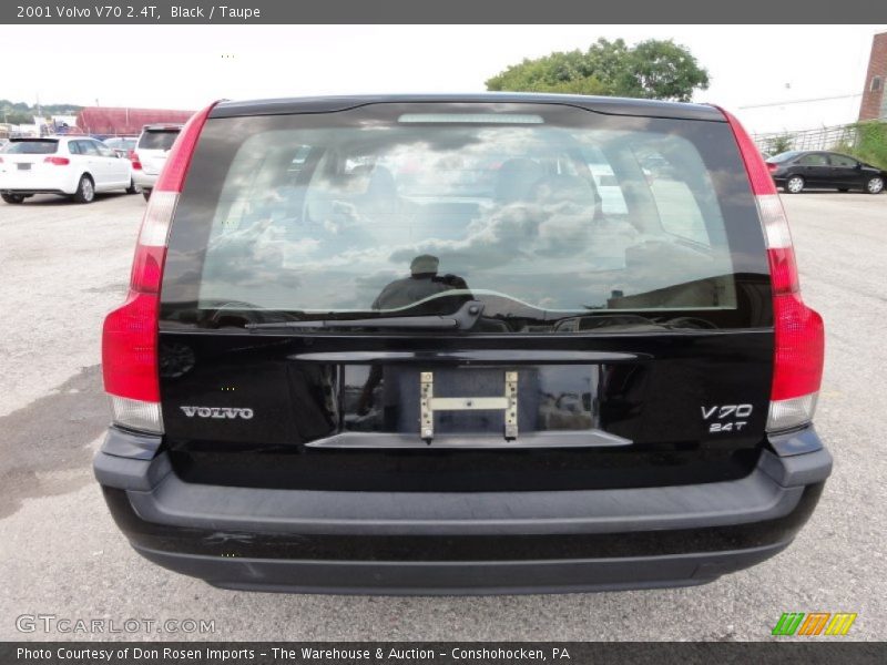 Black / Taupe 2001 Volvo V70 2.4T