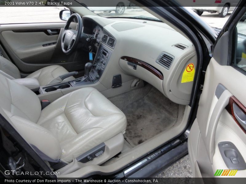 Black / Taupe 2001 Volvo V70 2.4T