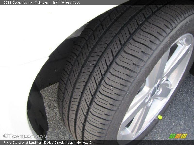 Bright White / Black 2011 Dodge Avenger Mainstreet
