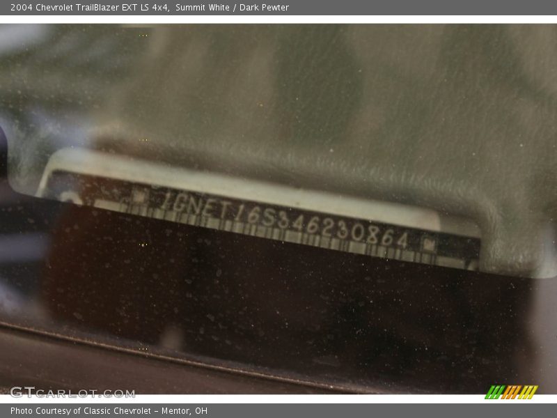 Summit White / Dark Pewter 2004 Chevrolet TrailBlazer EXT LS 4x4