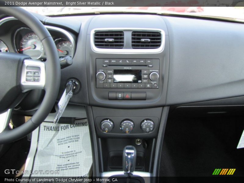 Bright Silver Metallic / Black 2011 Dodge Avenger Mainstreet